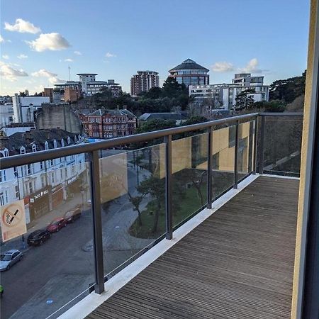 2 Bedroom Modern City Centre Bournemouth Apartment Exterior foto