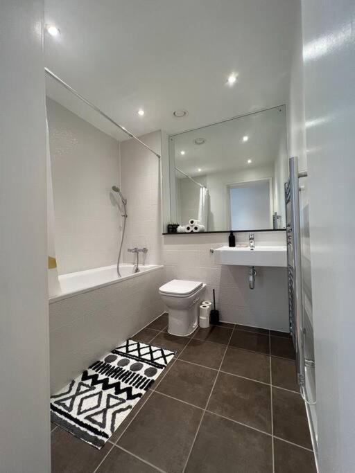 2 Bedroom Modern City Centre Bournemouth Apartment Exterior foto