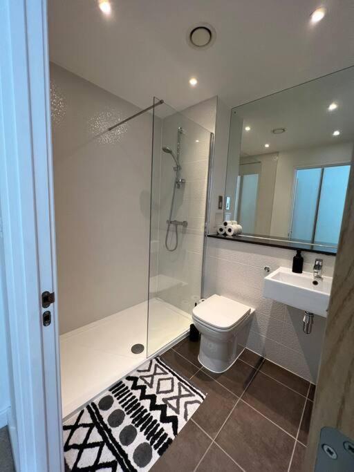2 Bedroom Modern City Centre Bournemouth Apartment Exterior foto